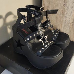 Demonia Dynamite Size 8